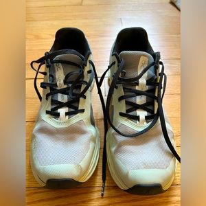 On Cloud runner tennis shoes